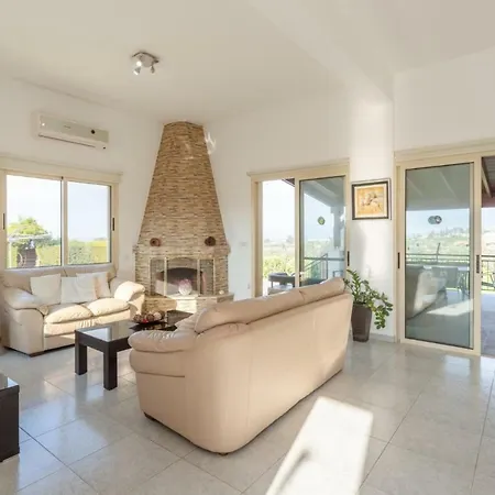 Villa Prodromos Polis