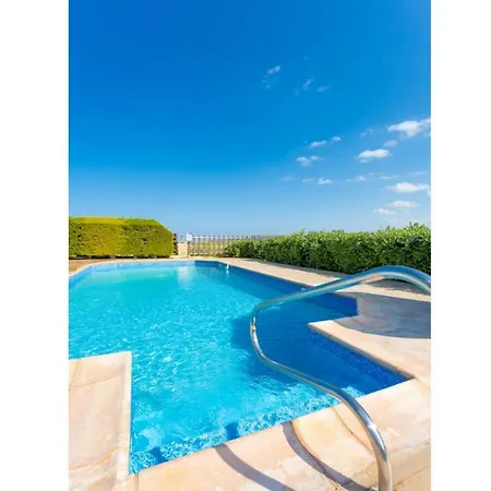 Prodromos Villa *